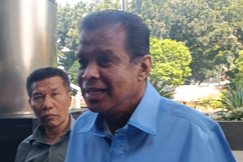 Fuad Hasan Masyhur di Gedung Merah Putih KPK akan diperiksa terkait aliran uang Syahrul Yasin Limpo (SYL), Senin (27/5/2024). Foto: Hedi/kumparan