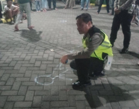 Polisi melakukan Olah TKP balita terlindas, di Perumahan Quality Riverside. Dok: mili.id.