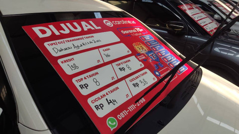 Mobil bekas di platform Caroline. Foto: Aditya Pratama Niagara/kumparan