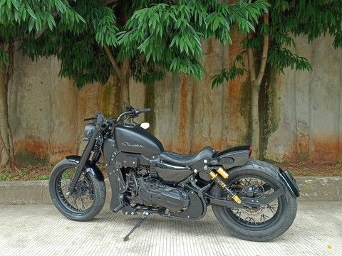 Motor Bobber Sportster dari bahan Honda ADV 150 cc garapan Kojay Garage. Foto: Kojay Garage