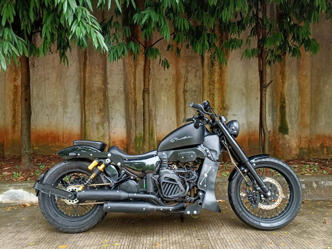 Motor Bobber Sportster dari bahan Honda ADV 150 cc garapan Kojay Garage. Foto: Kojay Garage