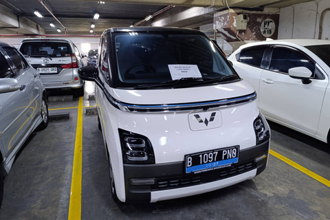 Wuling Air ev bekas yang dijual di WTC Mangga Dua. Foto: Fitra Andrianto/kumparan