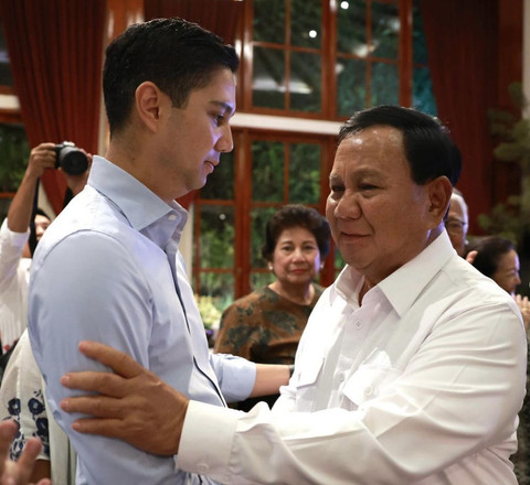 Anggota DPR dari Gerindra Budisatrio Djiwandono bersama Prabowo, sang paman Foto: IG/@budidjiwandono