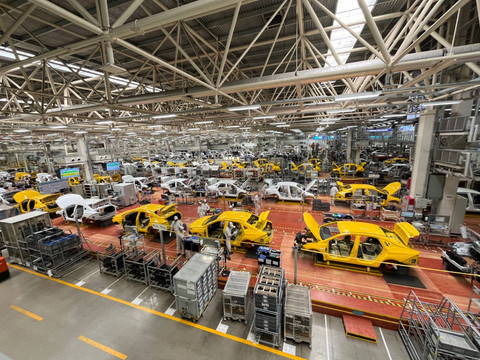 Suasana pabrik produsen otomotif asal China, GAC Aion, di Guangzhou, China, Selasa (28/5). Foto: kumparan/Angelina Anjar