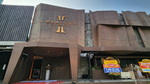 Suasana acara grand opening restoran Meatguy cabang kedua di SCBD, Jakarta (30/5/2024). Foto: Azalia Amadea/kumparan 