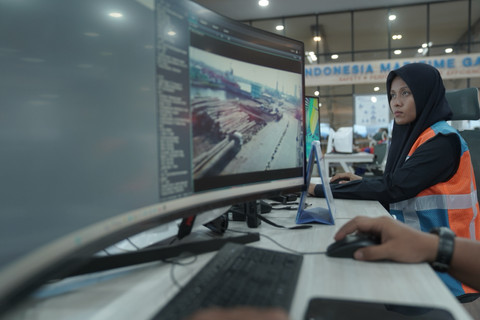 Transformasi dan standardisasi SMPT dalam bongkar muat kendaraan di pelabuhan. Foto: Dok. Istimewa