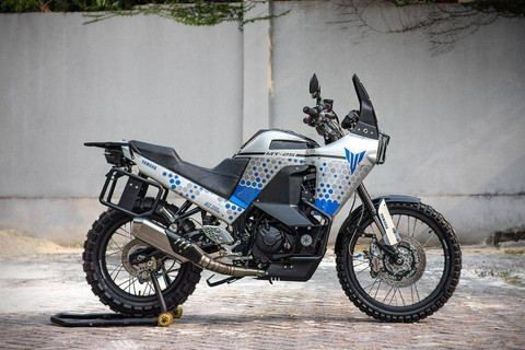 Yamaha MT-25 disulap menjadi motor dengan konsep all-terrain adventure bikinan Batakastem. Foto: Instagram/@batakastem_workshop