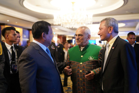 Momen Prabowo berbincang dengan Presiden Timor Leste Ramos Horta di sela-sela gelaran The International Institute for Strategic (IISS) Shangri-La Dialogue 2024 yang diadakan di Singapura. Foto: Dok. Humas Kemhan RI