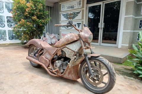 Motor custom dari bahan Yamaha XMAX bikinan Kojay Garage. Foto: Dok. Kojay Garage