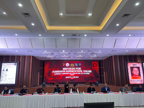Konferensi pers penangkapan buronan Thailand, Chaowalit Thongduang di Gedung Bareskrim Polri, Minggu (2/6/2024). Foto: Fadhil Pramudya/kumparan