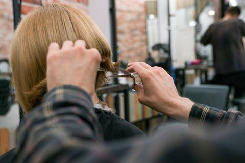 Ilustrasi Apakah Sebelum Kurban Tidak Boleh Potong Rambut. Sumber: Pexels/Maria Geller