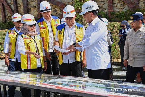 Menteri Perhubungan (Menhub), Budi Karya Sumadi mengecek progres pembangunan Bandara Ibu kota Nusantara (IKN), Senin (3/6). dok. Kemenhub