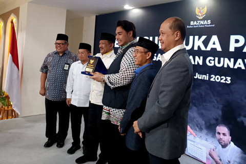 Ivan Gunawan di Kantor BAZNAZ, Matraman, Jakarta Timur, Senin (3/6/2024). Foto: Giovanni/kumparan