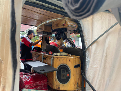 Daihatsu Zebra Espass 1996 dimodifikasi menjadi campervan milik Yoga Mulyantono asal Cimahi.  Foto: Sena Pratama/kumparan