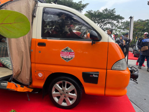 Daihatsu Zebra Espass 1996 dimodifikasi menjadi campervan milik Yoga Mulyantono asal Cimahi.  Foto: Sena Pratama/kumparan