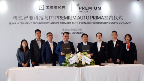Prosesi signing ceremony pabrikan otomotif asal China, Zeekr, dengan PT Premium Auto Prima di Jakarta, Rabu (5/6/2024). Foto: Aditya Pratama Niagara/kumparan