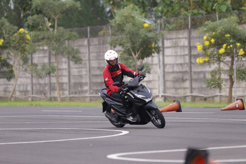 First ride Honda BeAT 2024 di Astra Honda Motor Safety Riding & Training Center Cikarang, Kabupaten Bekasi. Foto: dok. AHM
