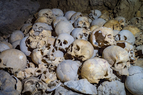 Ilustrasi gua mematikan. Foto: Mike Workman/Shutterstock