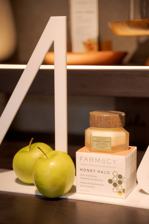 Brand skin care asal AS Farmacy resmi dirilis di Indonesia, di Ashta District 8 Jakarta, pada Senin (3/6/2024). Foto: Dok. LuxAsia