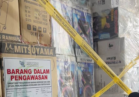 Sebagian barang elektronik impor PT Global Mitra Intitama (GMI) yang akan dimusnahkan di PT GMI, Serang, Banten, Kamis (6/6/2024). Foto: Widya Islamiati/kumparan