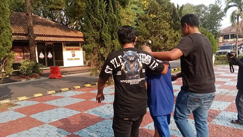 Polisi tangkap guru SD di Desa Karangmukti Kecamatan Cipeundeuy cabuli 5 siswa saat mengajar di Kelas. Foto: Dok. kumparan