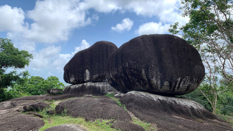 Bukit Peramun. Foto: Rit Ardit/Shutterstock