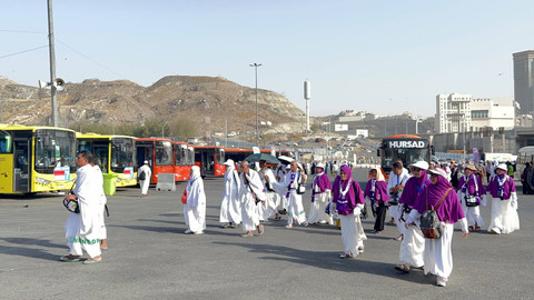 Bus selawat mengantarkan jemaah haji dari hotel ke Masjidil Haram. Foto: Salmah Muslimah/kumparan