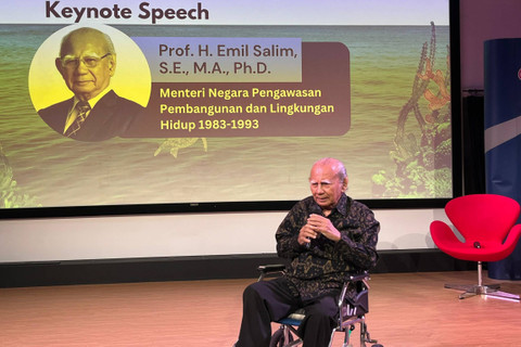 Prof Emil Salim pada Ocean-Climate Open Forum di AtAmerica Jakarta, Jumat (7/6/2024). Foto: Tiara Hasna/kumparan