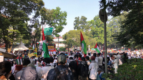 Suasana aksi simpatik untuk Palestina di Jl. Diponegoro depan gedung DPRD Povinsi Jawa Barat, Sabtu (8/6). Foto: Robby Bouceu/kumparan