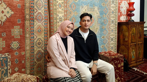 Nabilla Ellisa dan Ilyas Bachtiar dalam perilisan single Hebat di Matamu, di kawasan Kebayoran, Rabu (5/6). Foto: Giovanni/kumparan