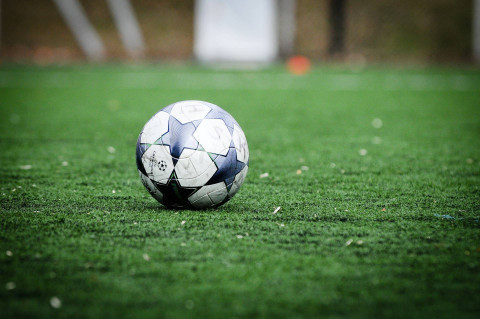 Cara untuk Menembakkan Bola Sekeras-kerasnya Namun Arah Sering Tidak Terkontrol