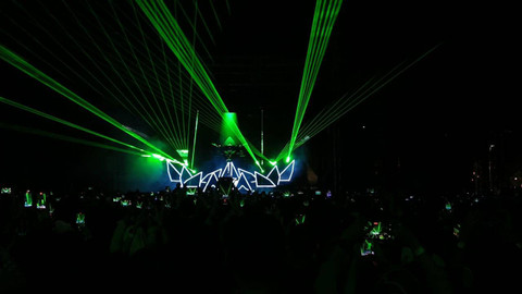Konser Alan Walker di Jakarta. Foto: Giovanni/kumparan