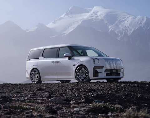 Mobil listrik MPV Zeekr 009. Foto: Zeekr