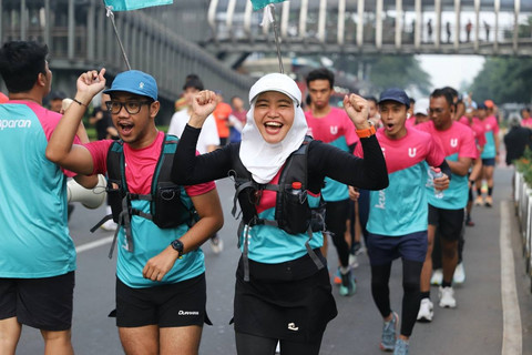 Kegiatan Fun Run teman kumparan Running Club di Jakarta, Minggu (9/6/2024). Foto: Iqbal Firdaus/kumparan