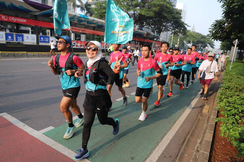 Kegiatan Fun Run teman kumparan Running Club di Jakarta, Minggu (9/6/2024). Foto: Iqbal Firdaus/kumparan