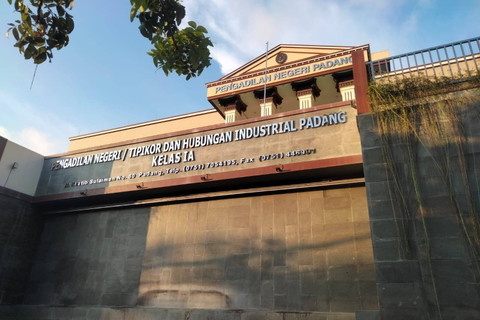 Pengadilan Negeri Kelas 1A Padang. Foto: kumparan