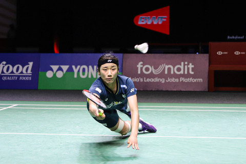 Tunggal Putri Korea Selatan An Se Young saat menghadapi Chen Yu Fei di Indonesia Open 2024, Istora Senayan, Jakarta, Minggu (9/6/2024). Foto: Iqbal Firdaus/kumparan