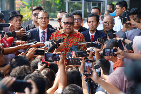 Sekjen PDIP Hasto Kristiyanto usai menjalani pemeriksaan  di Gedung Merah Putih, Jakarta, Senin (10/6/2024). Foto: Iqbal Firdaus/kumparan