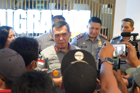 Dirjen Imigrasi, Silmy Karim meresmikan Immigration Lounge, unit layanan keimigrasian Kantor Imigrasi Kelas I Khusus Non TPI Jakarta Selatan di Pondok Indah Mall 3, Jakarta, Senin (20/6/2024). Foto: Dok. Dirjen Imigrasi