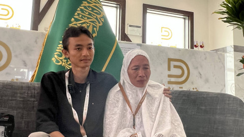 Aziz dan ibundanya, Amisih Ponidjan. Foto: Salmah Muslimah/kumparan
