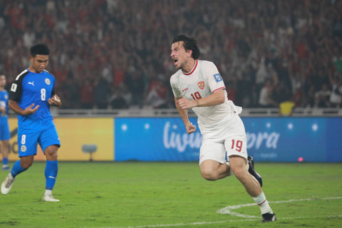 Selebrasi pemain Timnas Indonesia Thom Haye usai mencetak gol ke gawang Timnas Filipina pada pertandingan lanjutan Grup F ronde kedua Kualifikasi Piala Dunia 2026 Zona Asia di Stadion Utama Gelora Bung Karno, Jakarta, Selasa (11/6/2024). Foto: Aditia Noviansyah/kumparan