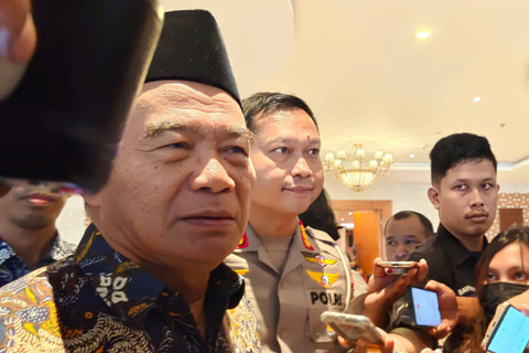 Menko Bidang Pembangunan Manusia dan Kebudayaan (PMK), Muhadjir Effendy, ditemui usai Rakernis Fungsi Lantas Tahun 2024 di Alana Hotel, Kabupaten Sleman, Rabu (12/6/2024). Foto: Arfiansyah Panji Purnandaru/kumparan