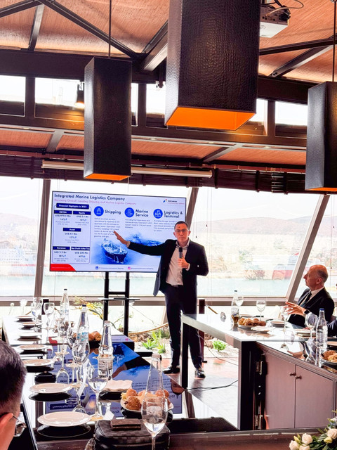CEO Pertamina International Shipping (PIS) Yoki Firnandi dalam Indonesia-Hellenic Business Forum (IHBF) di Piraeus Marine Club, Kota Rhoades, Yunani. Foto: Dok. Pertamina