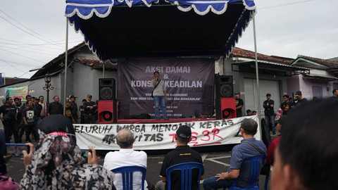 Warga Jagalan dan Mrican berdemo menolak keberadaan TPST Karangmiri, Rabu (12/6). Foto: Iqbal/Pandangan Jogja
