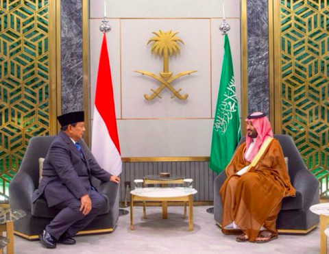 Putra Mahkota Arab Saudi Pangeran MBS terima Presiden Terpilih Indonesia Prabowo di Jeddah, Rabu (13/6/2024). Foto: Dok Kemlu Arab Saudi