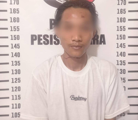 Pelaku penganiayaan terhadap ayah kandungnya berhasil ditangkap. | Foto: Dok Polres Pesisir Barat
