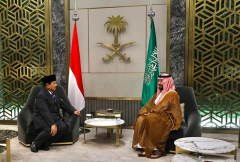 Menhan dan presiden terpilih Prabowo Subianto diterima Putra Mahkota Arab Saudi Pangeran MBS di Jeddah, Rabu (12/6/2024). Foto: X/@Kemhan_RI