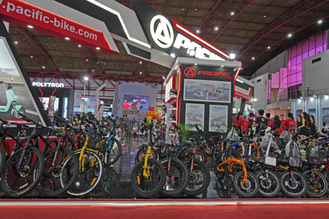 Berbagai sepeda yang dihadirkan Pacific Bike di ajang Jakarta Fair 2024. Foto: Dok. Pacific Bike