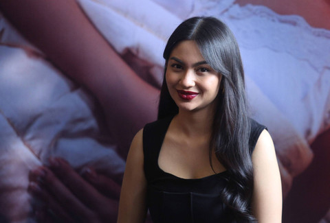 Artis Ariel Tatum saat konferensi pers official trailer film Catatan Harian Menantu Sinting di kawasan Menteng, Jakarta, Kamis, (13/6/2024). Foto: Agus Apriyanto