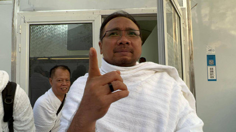 Menag Yaqut Cholil Qoumas meninjau maktab jemaah haji RI jelang wukuf di Arafah, Sabtu (15/6). Foto: Salmah Muslimah/kumparan